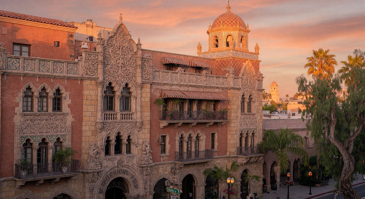 Grand Mission Revival hotel courtyard, Riverside